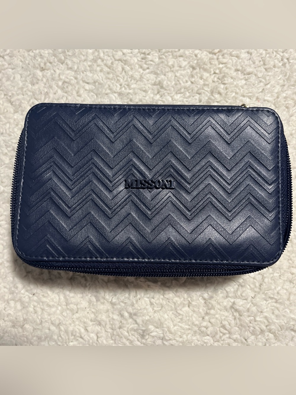 MISSONI Delta First Class Amenity Kit Blue Leather Zippered Case Empty